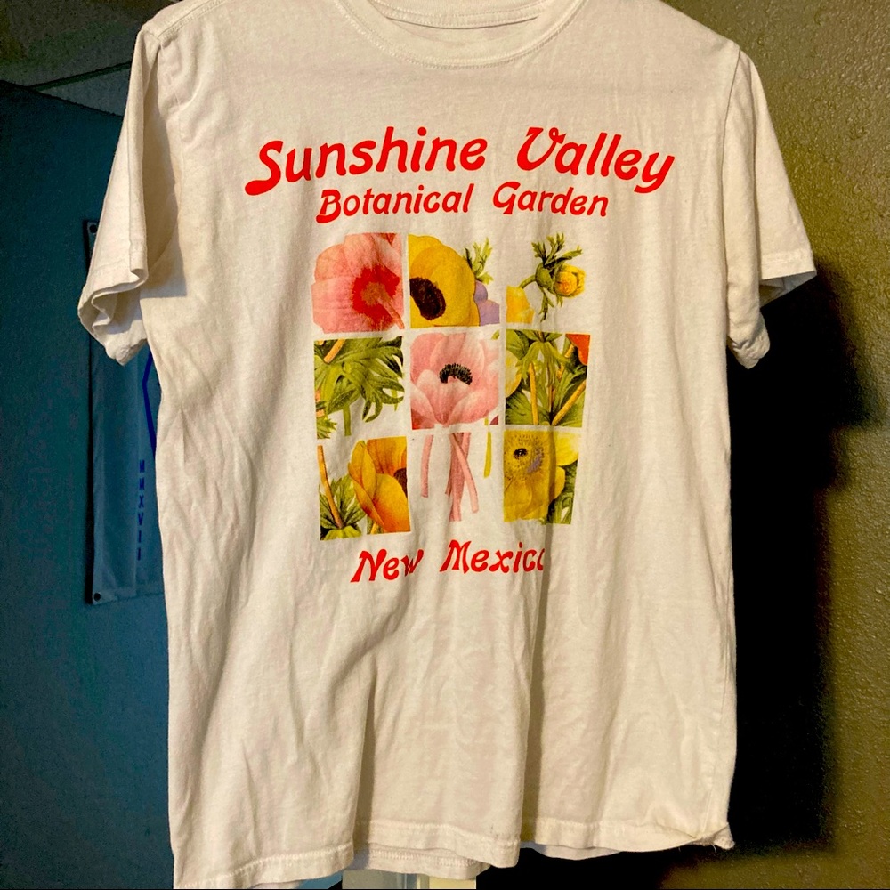 White botanical t shirt